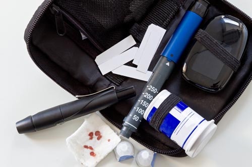 In Diabetikertaschen lassen sich alle zur Blutzuckermessung nötigen Utensilien mitführen