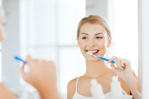 Richtige Mundhygiene Schritt 2